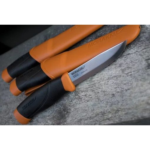 Kés-Companion Heavy Duty, inox penge, tokkal, vérnarancs - MORAKNIV